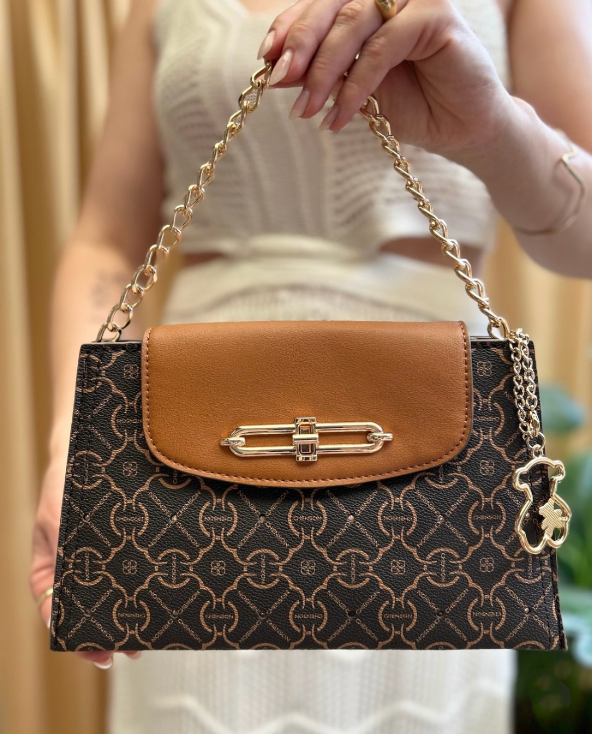 Cartera Chenson Medidas aprox: 17x5x27