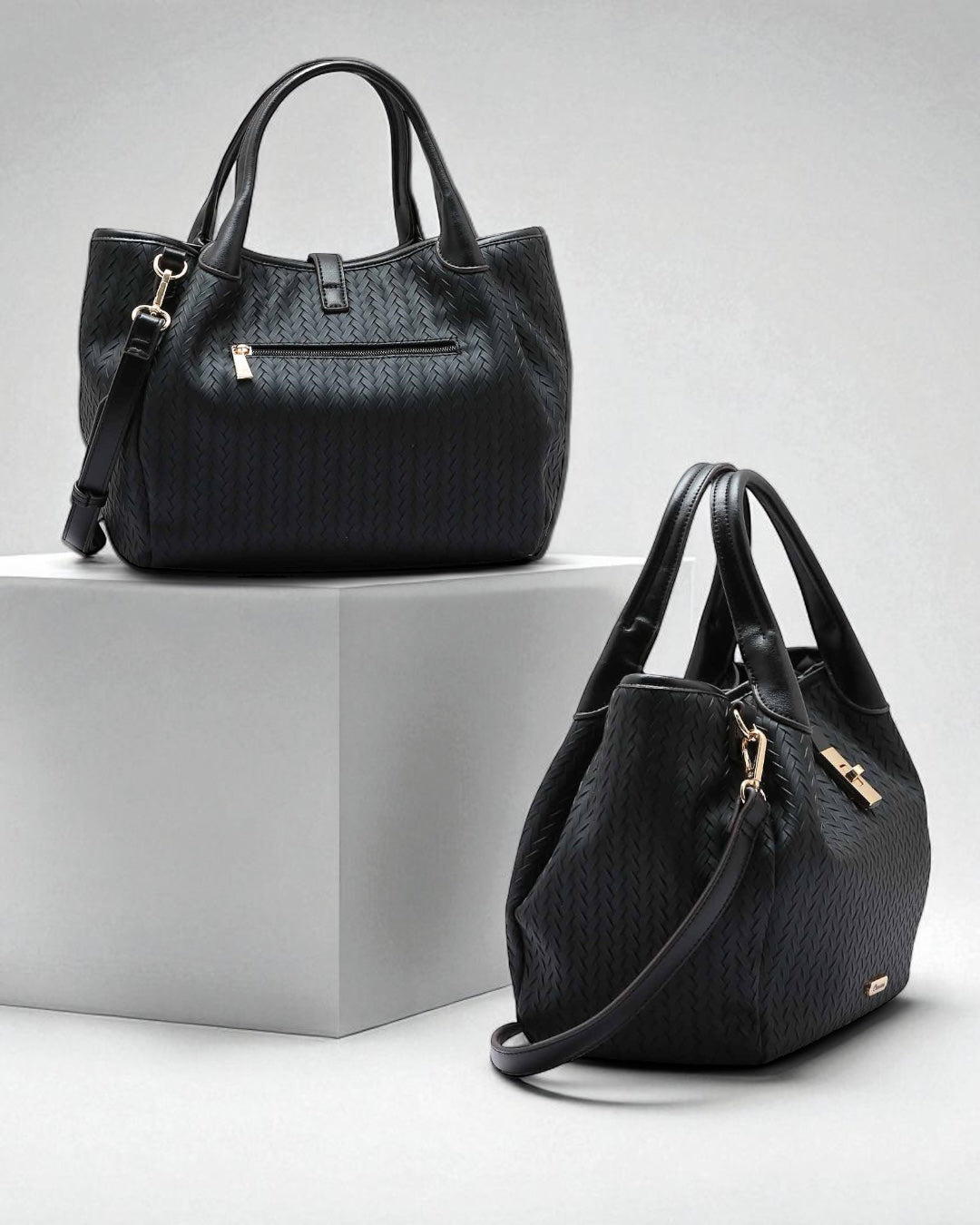 Cartera Chenson Medidas aprox: 25x15x25