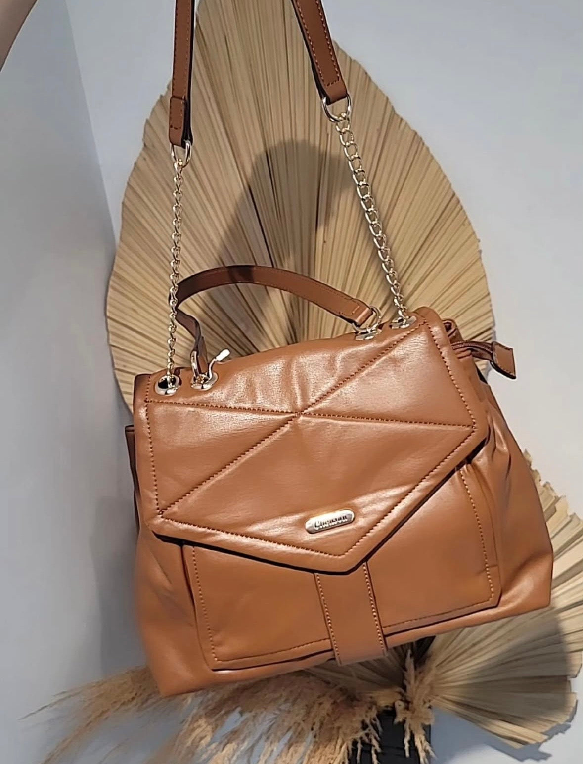 Cartera Chenson Medidas aprox: 24x14x31