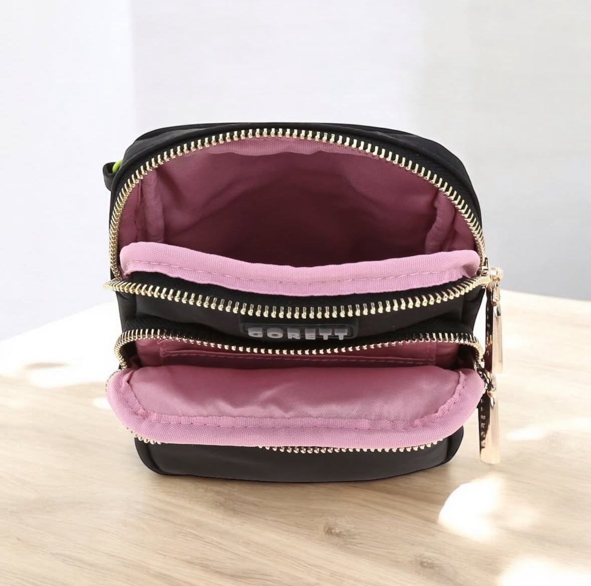 Cartera Cruzada Gorett Medidas aprox: 13x21x4