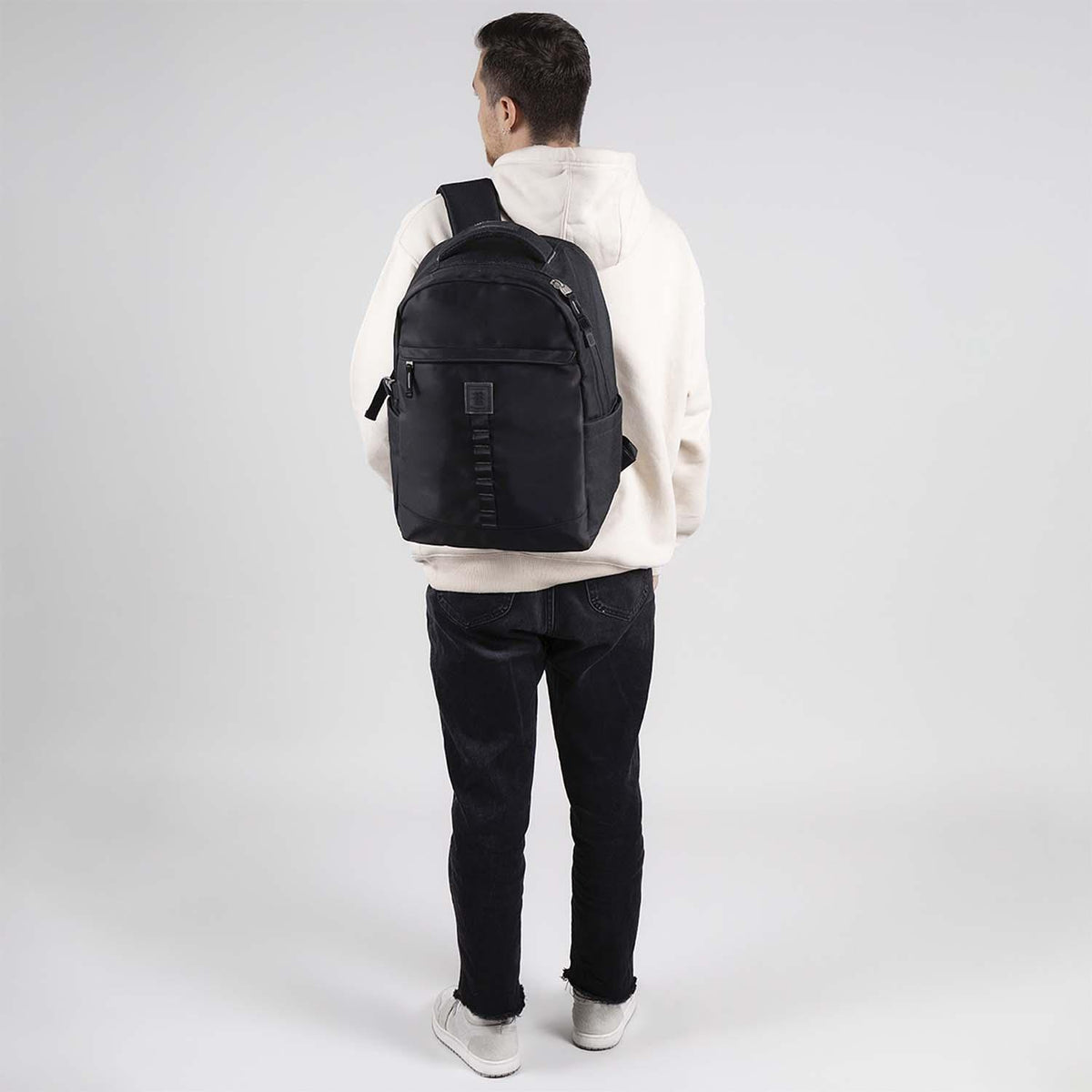 Mochila 1818 Porta Notebook Medidas aprox: 31x43x20
