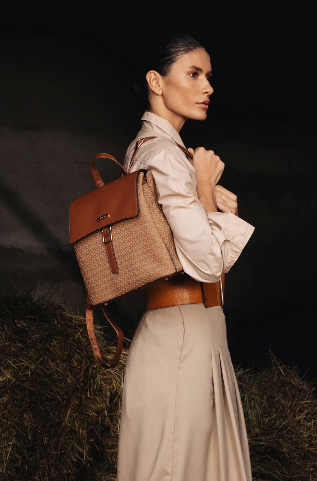 Mochila Chenson Medidas aprox: 27x13x24