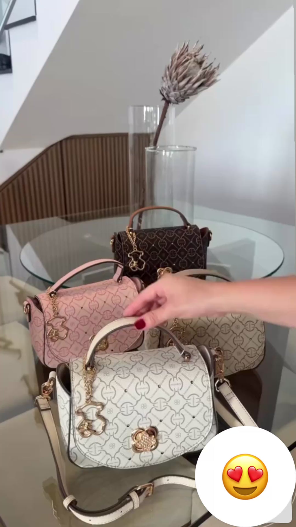 Cartera Chenson Medidas aprox: 13x9x20